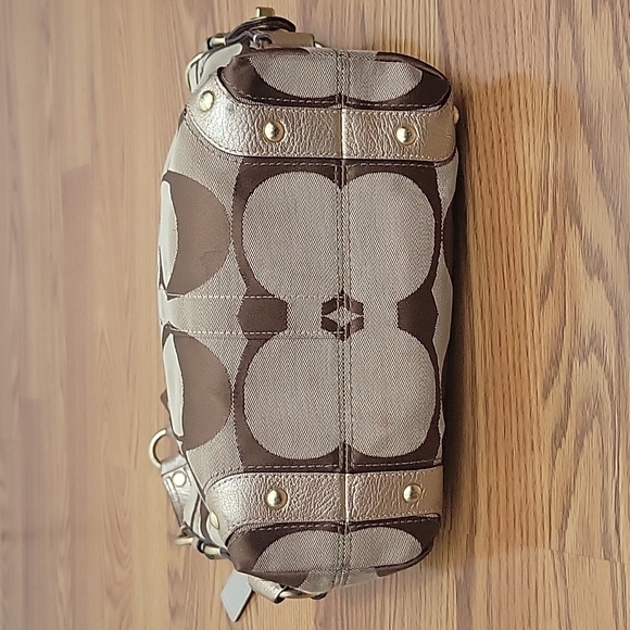 ❌❌❌ SOLD ❌❌❌ Coach "Carly" Shoulder Bag - Picture 9 of 11